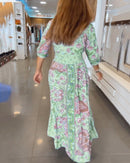 Julie – Boheme maxikjole med blomsterprint og V-udskæring