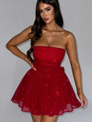 Melva – Elegante Off skulder Minikjole med Figursyet og Glitrende Design