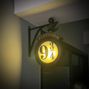 GlowVault - Moderne Harry Potter 9 3/4 væglampe i holdbart