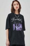 Laila - Stilfuld oversized T-shirt med grafisk print og
