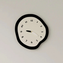 CalmTick - Moderne lydløst vægur med kunstnerisk