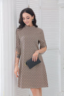 Amara - Elegant Minikjole Med Geometrisk Print Amara