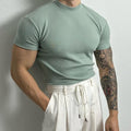 Casen - Slim fit t-shirt med korte ærmer og høj hals