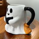 Søde Halloween-Spøgelsesmug med Bogdesign