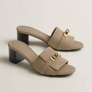 Dame Sandaler med Firkantet Hæl og Slip-On Design