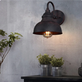 LumaGlow - Vandtæt udendørs væglampe med klassisk design