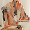 Diana – Stilfuldt printet wrap-sjal med alsidigt design og frynser grænser