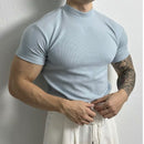 Casen - Slim fit t-shirt med korte ærmer og høj hals
