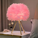 FeatherLuxe - Lampe med fjerdesign og blød varm belysning
