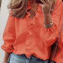 Isla – Stilfuld bluse med flæser og V-hals