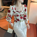 Jessica - Moderne bluse med rosemønster og firkantet