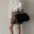 Dame Shoulder Bag med Lynlåslommer og Håndtag