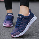 Dina casual sneakers med let sål og afslappet pasform