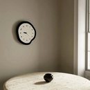 CalmTick - Moderne lydløst vægur med kunstnerisk