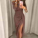 Dame off-shoulder ruched midi kjole