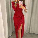 Dame off-shoulder ruched midi kjole