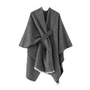 Anice poncho med wrap-model og åben front