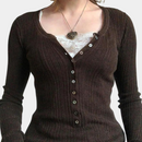 Jennifer – Slim passe knap op top med V hals og lange ærmer