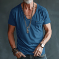 Brian - Casual T-shirt med V-hals og brystlomme