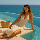 Scarlett – Bodycon kjole med rosetdetaljer og høj slids for en sofistikeret stil