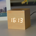 WoodTime - Digitalt LED-træur med batteridrift