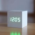 WoodTime - Digitalt LED-træur med batteridrift