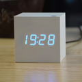 WoodTime - Digitalt LED-træur med batteridrift