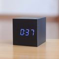 WoodTime - Digitalt LED-træur med batteridrift
