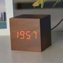 WoodTime - Digitalt LED-træur med batteridrift
