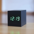 WoodTime - Digitalt LED-træur med batteridrift