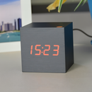 WoodTime - Digitalt LED-træur med batteridrift
