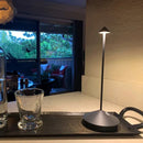ZenGlow - Elegant bordlampe med justerbar belysning og vandtæt design