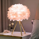 FeatherLuxe - Lampe med fjerdesign og blød varm belysning