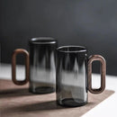 LumoGlass - Elegant glaskrus i mørktonet glas