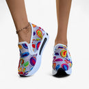 Amanda – Slip on sneakers med kileformet sål og blomsterbroderidetaljer