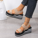 Willow - Lette sandaler med stribet kileformet sål og