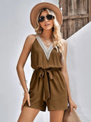 Solene - Alsidig jumpsuit med V-udskæring og blonder