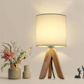 Moderne træbordlampe med hørskærm
