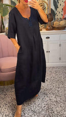 Nina - Elegant kjole med V-hals og korte ærmer
