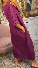 Nina - Elegant kjole med V-hals og korte ærmer