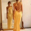 Freya - Bodycon kjole med høj talje og elegante cut-out