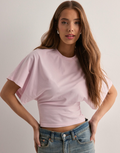 Judith - Oversized t-shirt med rund hals og tætsiddende