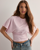 Judith - Oversized t-shirt med rund hals og tætsiddende