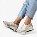 Amanda - Slip-on sneakers med kileformet sål &